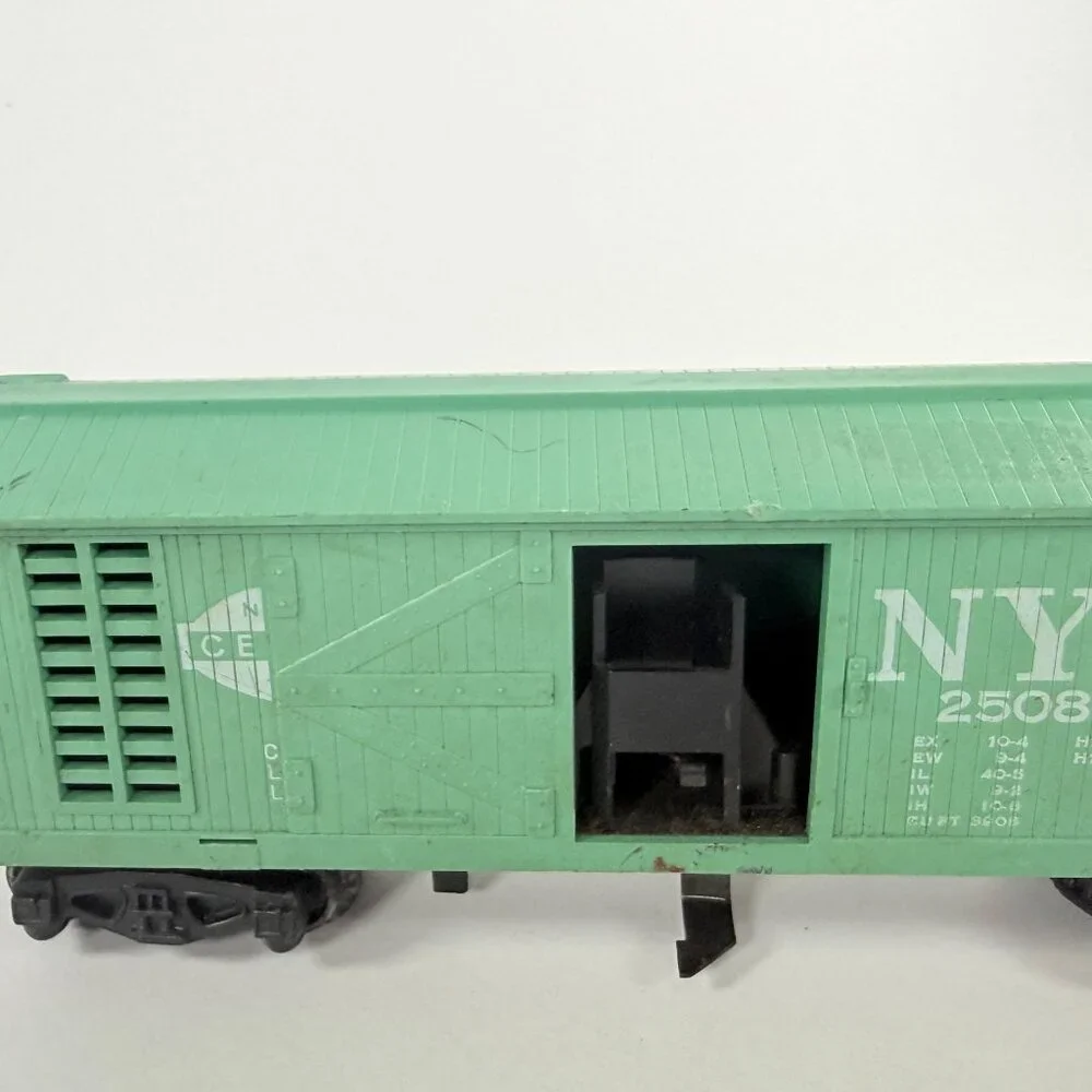 Vintage Lionel & American Flyer O Gauge Monon Gondola NYC Boxcar Caboose